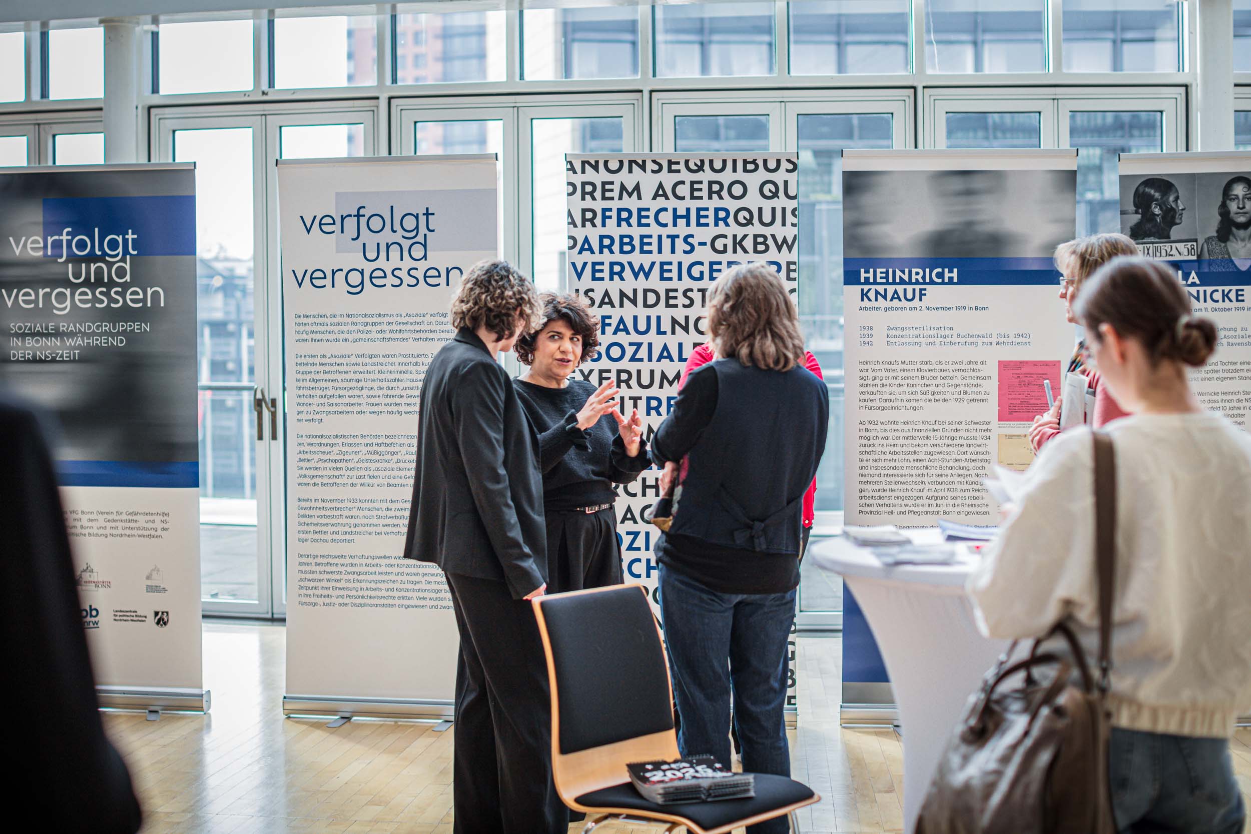 Ausstellung „verfolgt und vergessen“ im Düsseldorfer Landtag